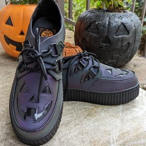 Krypt jack-o'-lantern reflective